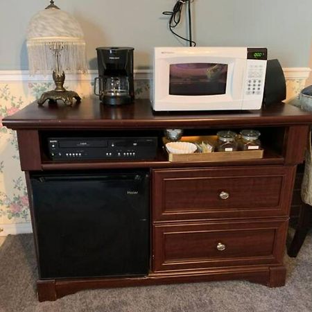 Dickey House Bed And Breakfast Marshfield Екстериор снимка