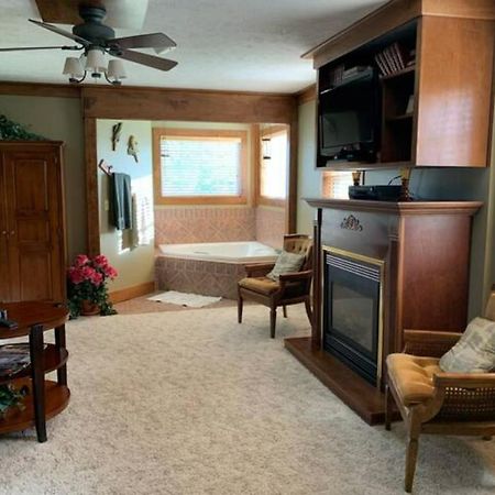 Dickey House Bed And Breakfast Marshfield Екстериор снимка