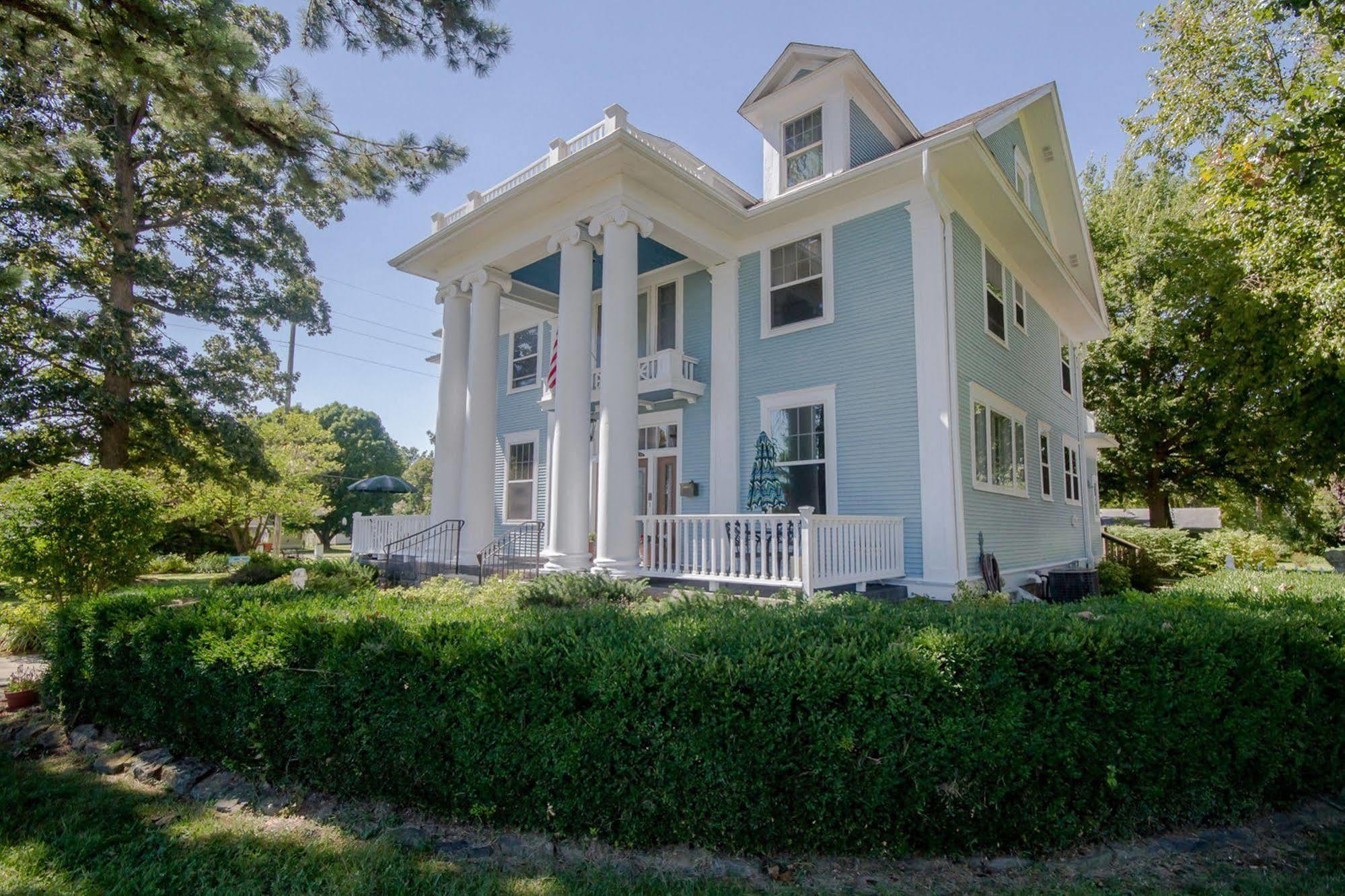 Dickey House Bed And Breakfast Marshfield Екстериор снимка