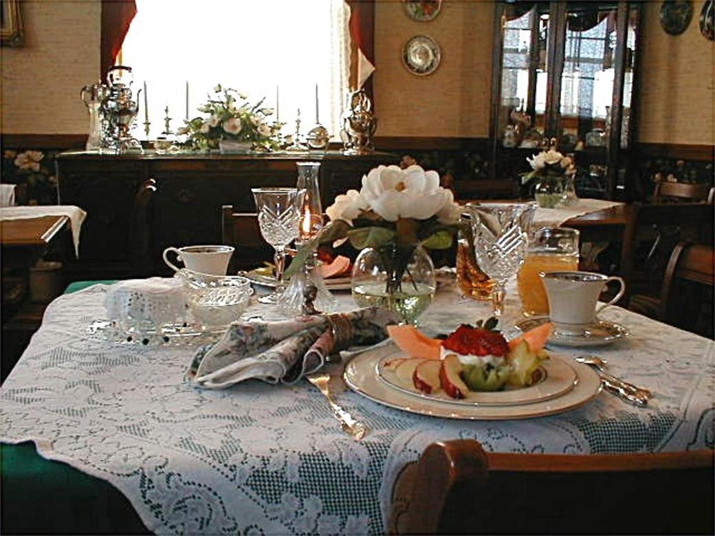 Dickey House Bed And Breakfast Marshfield Екстериор снимка